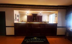 Wingate Suites By Wyndham Youngstown - Austintown